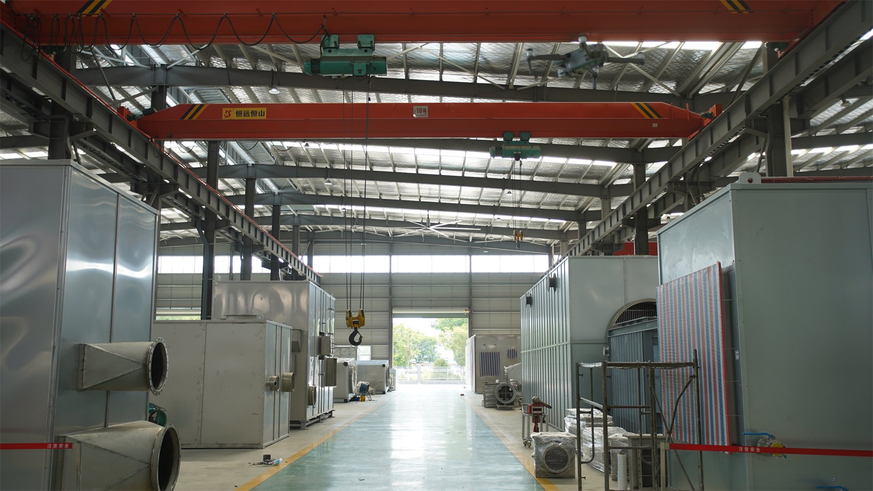 Nanjing Yire workshop with large industrial equipment